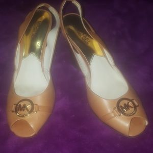 Michael Kors, Tan wedges. Size 8